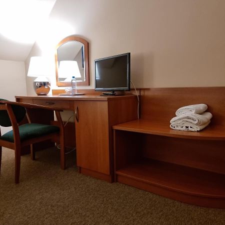 Hotel Jola Września Екстериор снимка