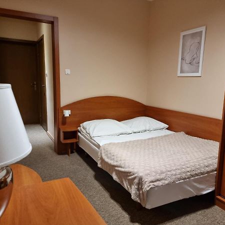 Hotel Jola Września Екстериор снимка
