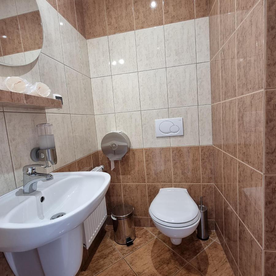 Hotel Jola Września Екстериор снимка