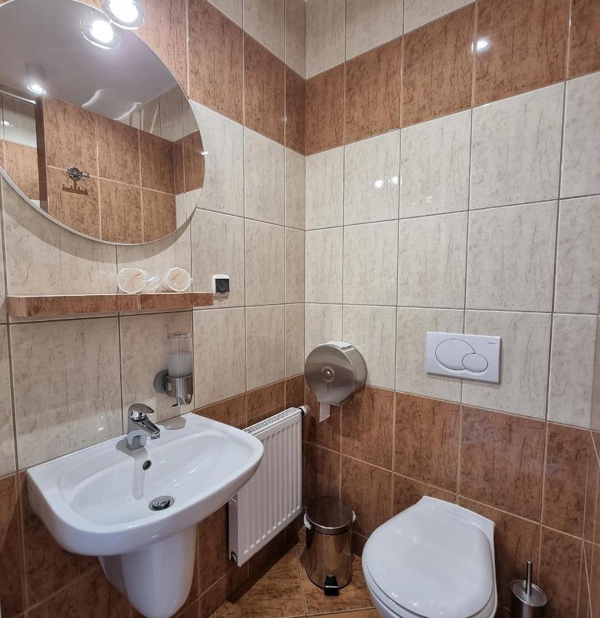 Hotel Jola Września Екстериор снимка