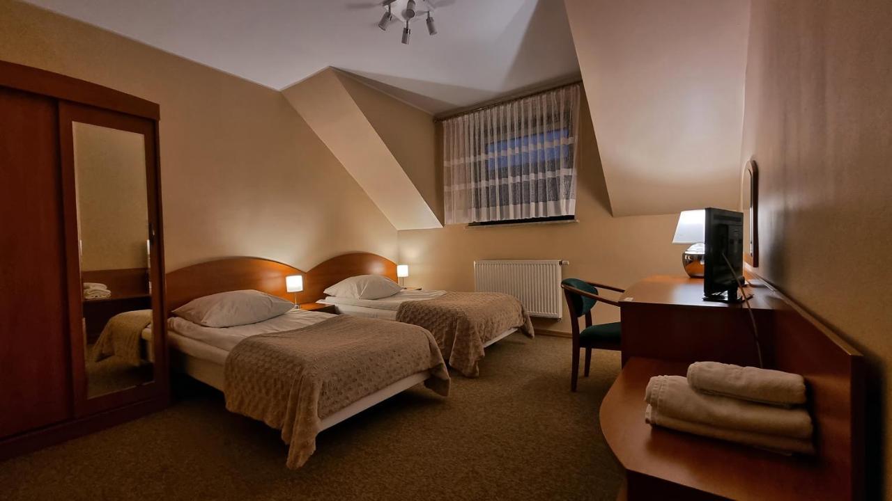 Hotel Jola Września Екстериор снимка