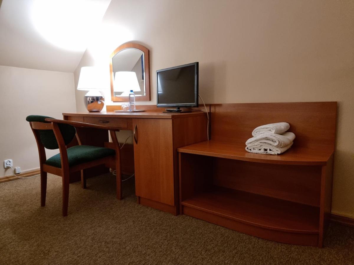 Hotel Jola Września Екстериор снимка