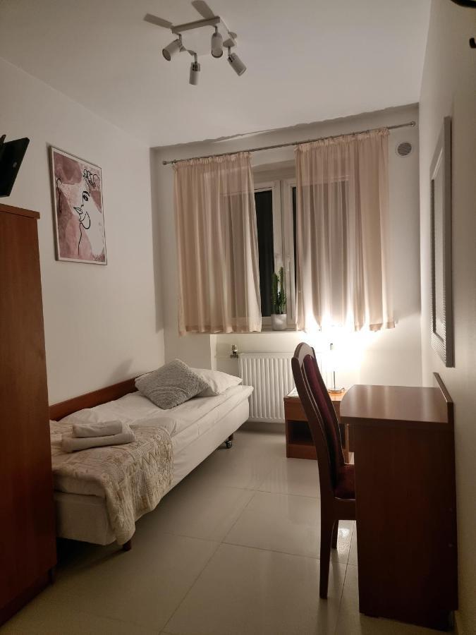 Hotel Jola Września Екстериор снимка