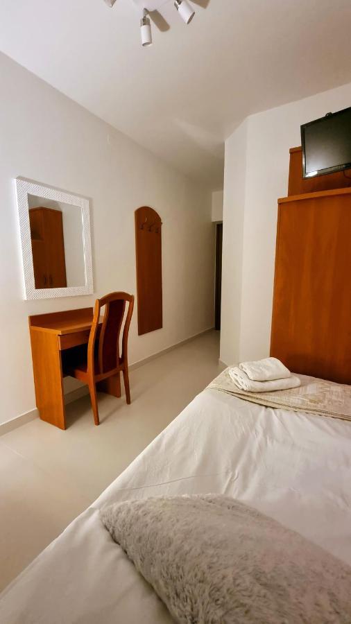 Hotel Jola Września Екстериор снимка