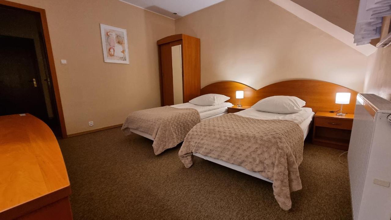 Hotel Jola Września Екстериор снимка