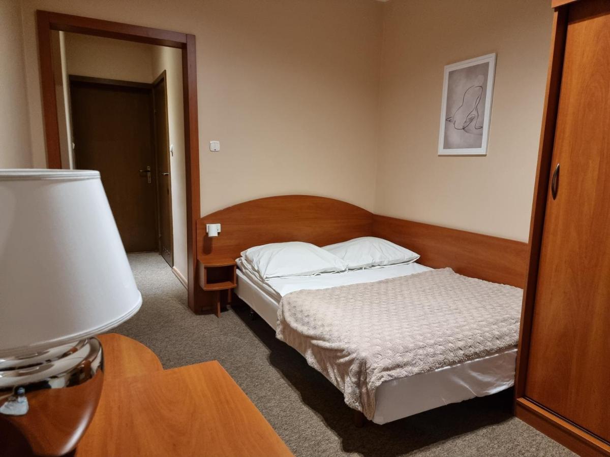 Hotel Jola Września Екстериор снимка