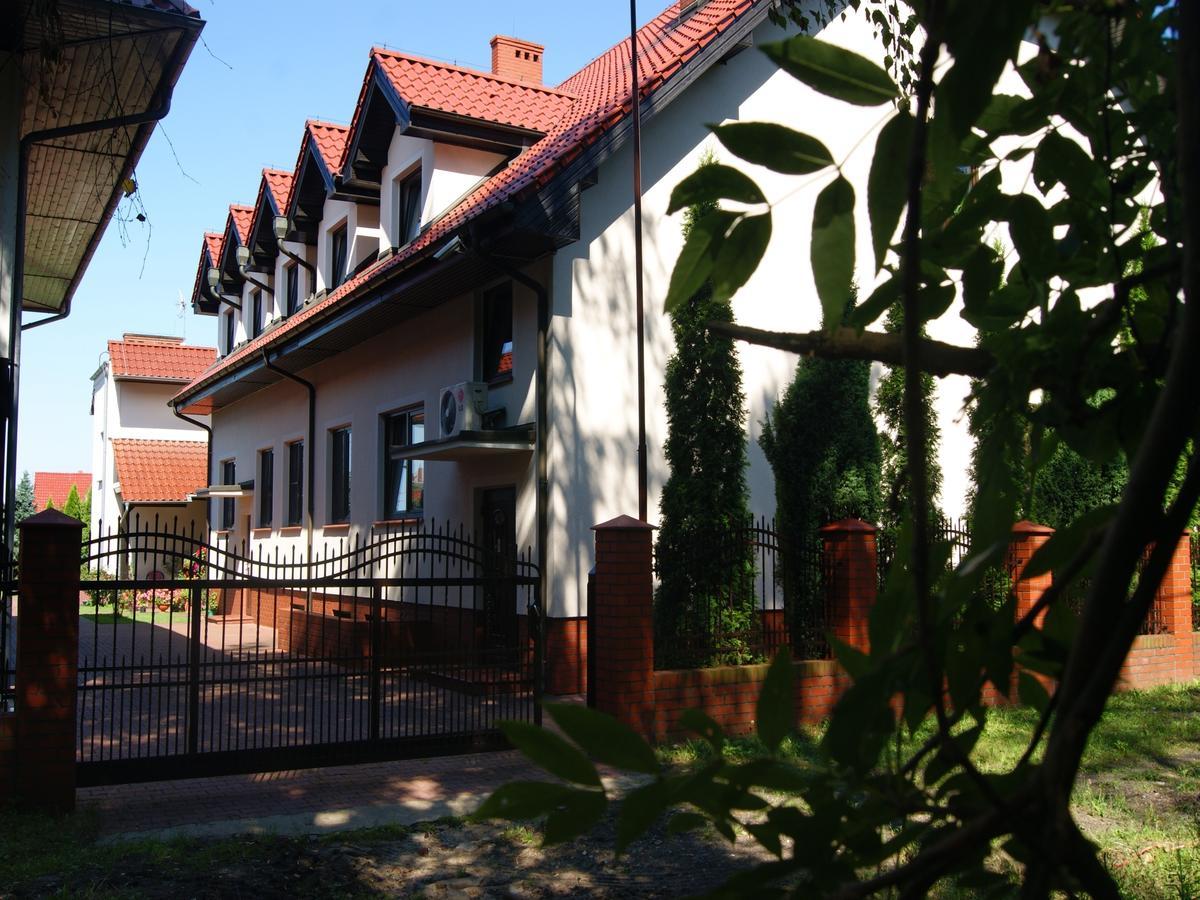 Hotel Jola Września Екстериор снимка